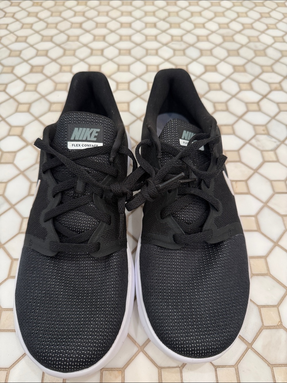 Nike Men's Black Athletic Sneakers with White Sole